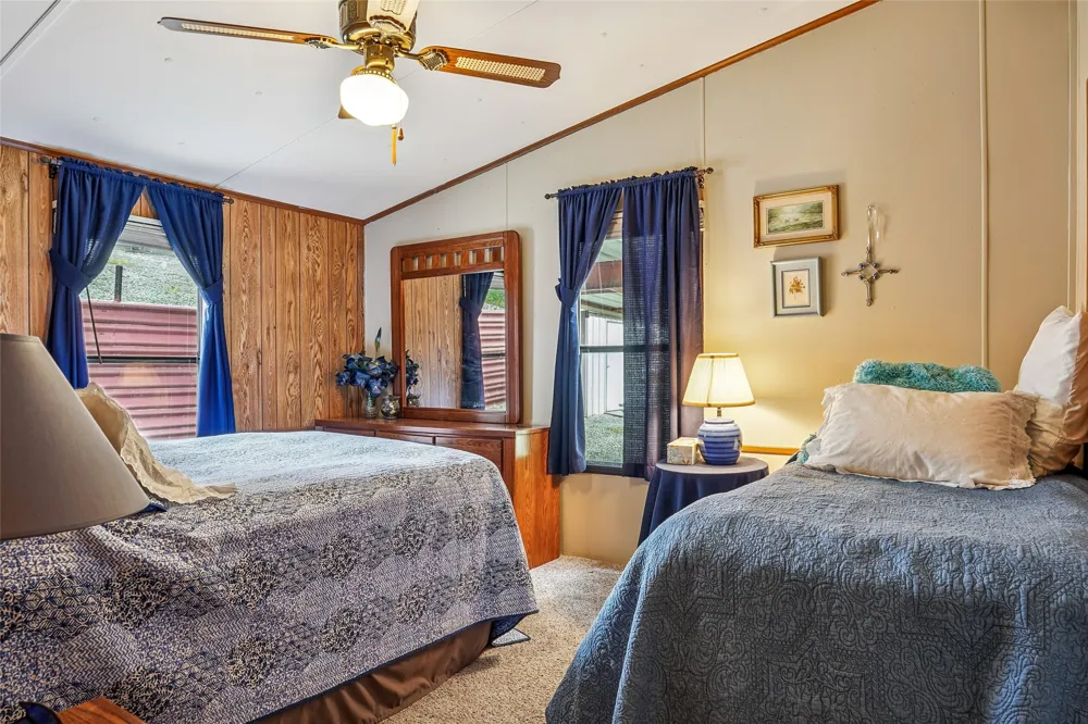 363 Oakview Road Gainesville, TX 76240
