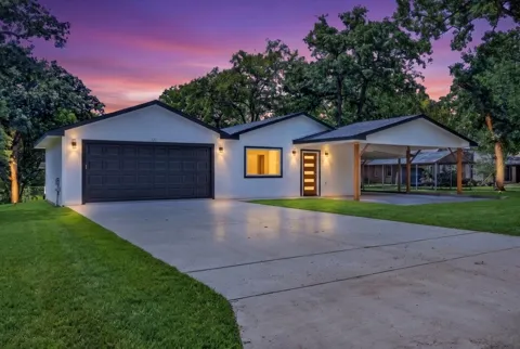 127 Camino Robles