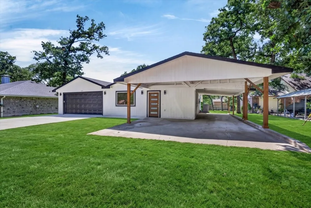 127 Camino Robles Gun Barrel City, TX 75156