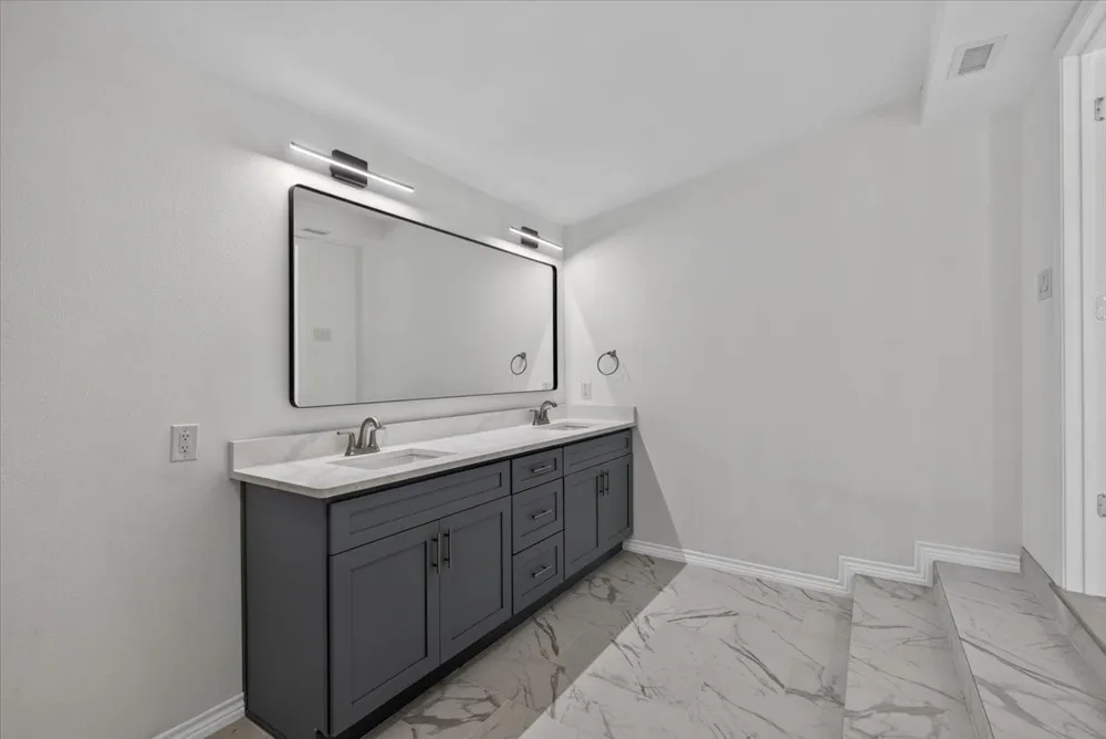 127 Camino Robles Gun Barrel City, TX 75156