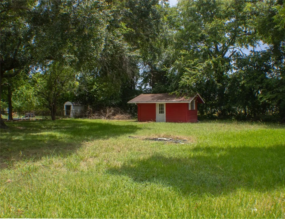 1307 S Delaware Street Clarksville, TX 75426