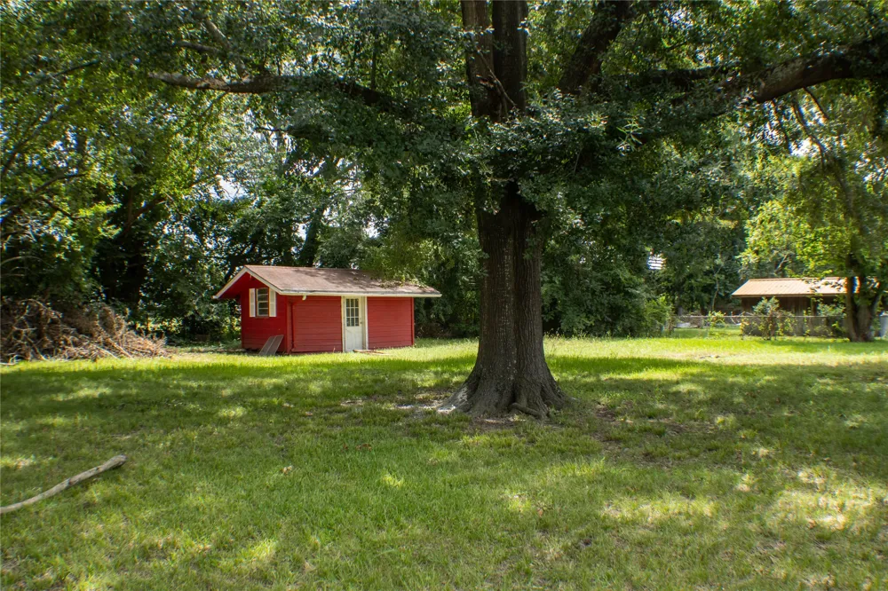 1307 S Delaware Street Clarksville, TX 75426