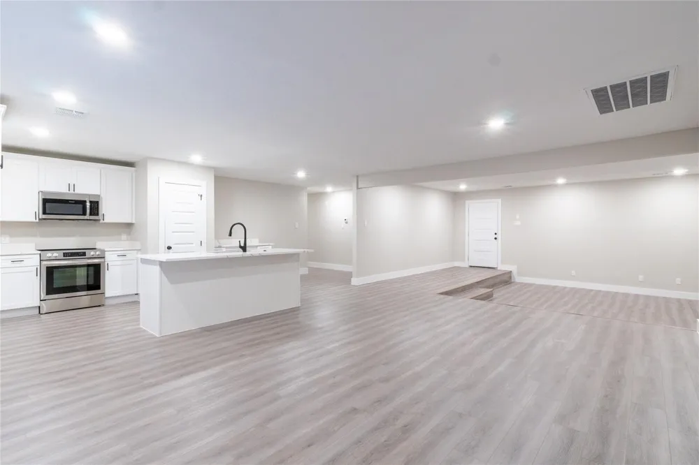 209 W 9th Street Kemp, TX 75143