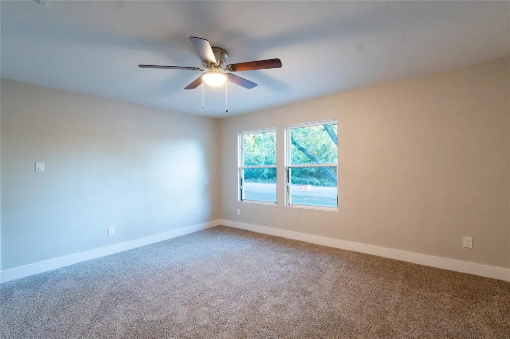 209 W 9th Street Kemp, TX 75143