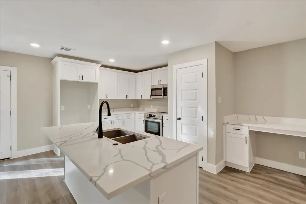209 W 9th Street Kemp, TX 75143