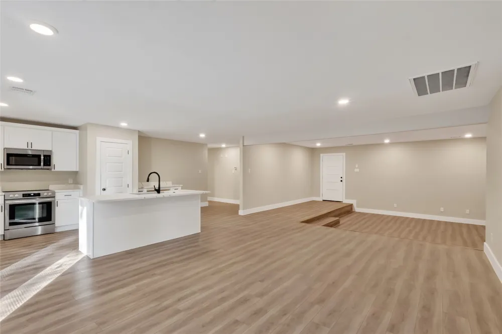 209 W 9th Street Kemp, TX 75143