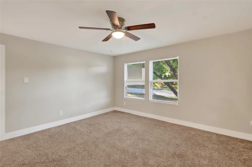209 W 9th Street Kemp, TX 75143