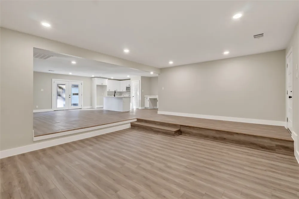 209 W 9th Street Kemp, TX 75143