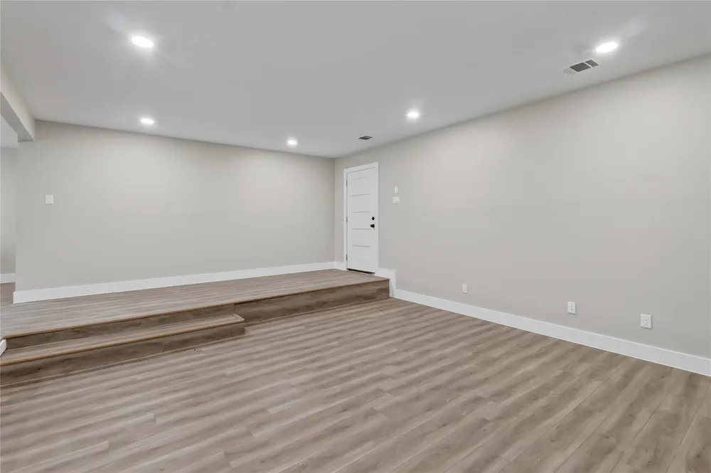 209 W 9th Street Kemp, TX 75143