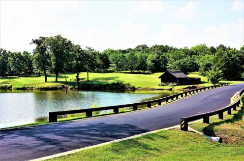 573 Sycamore Hills Loop