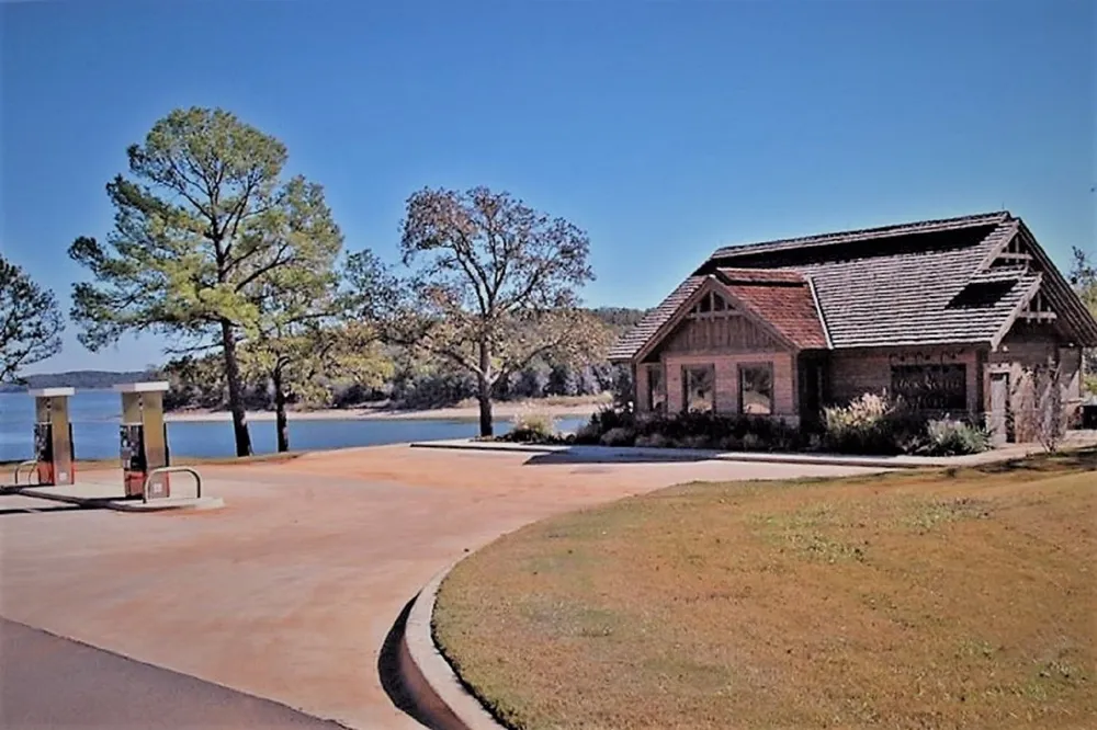 573 Sycamore Hills Loop Gordonville, TX 76245