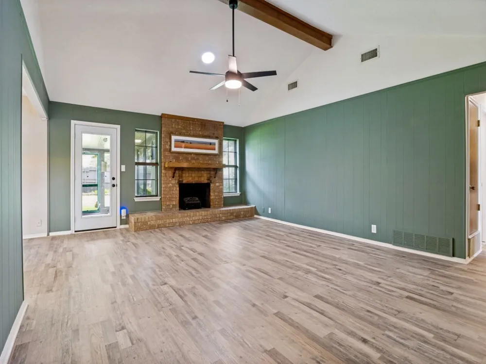 1620 Post Oak Drive Bedford, TX 76021