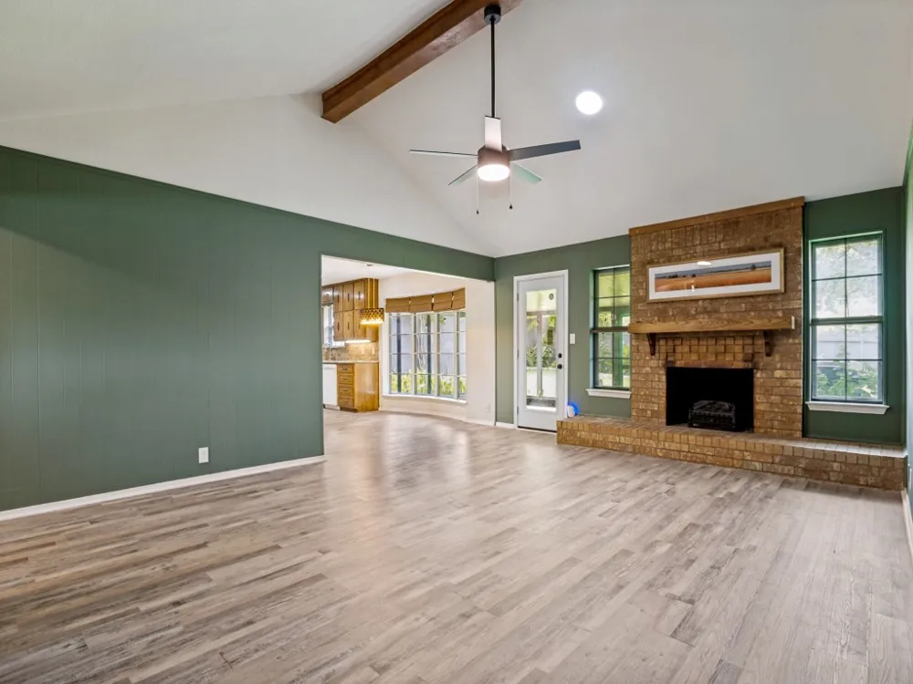 1620 Post Oak Drive Bedford, TX 76021
