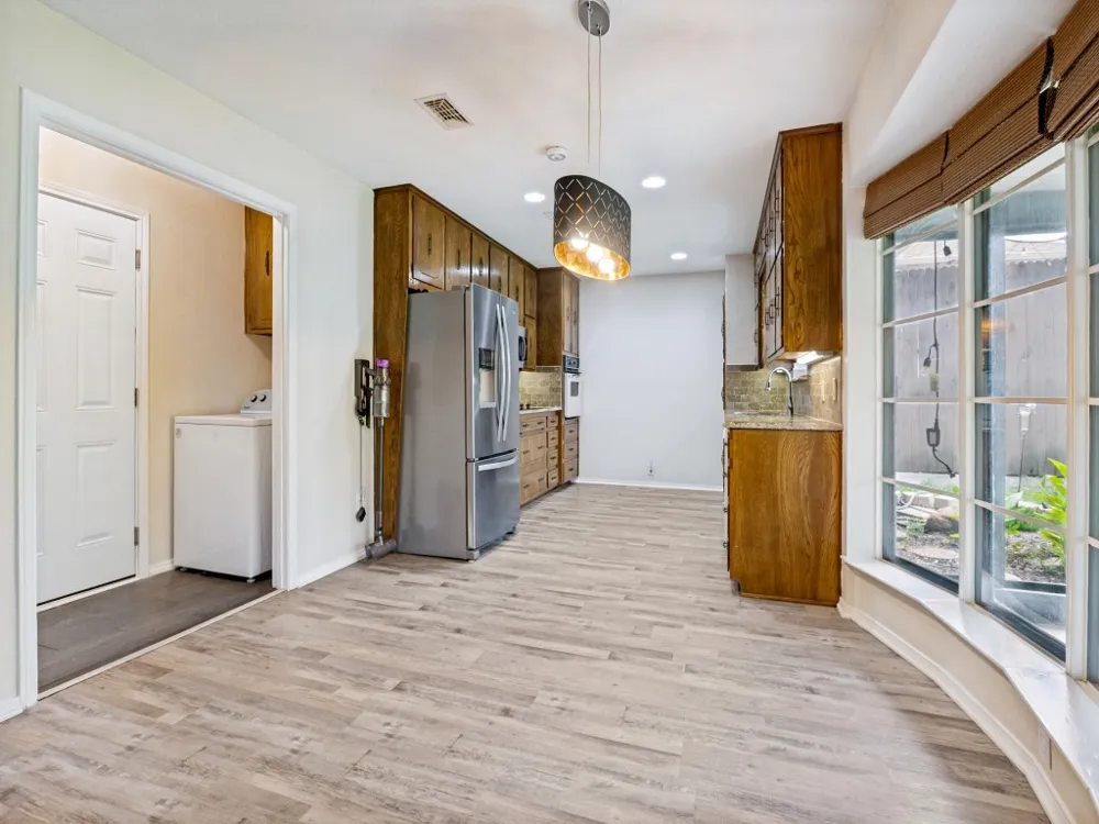 1620 Post Oak Drive Bedford, TX 76021