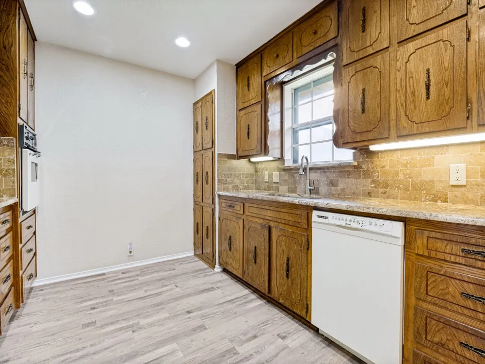 1620 Post Oak Drive Bedford, TX 76021