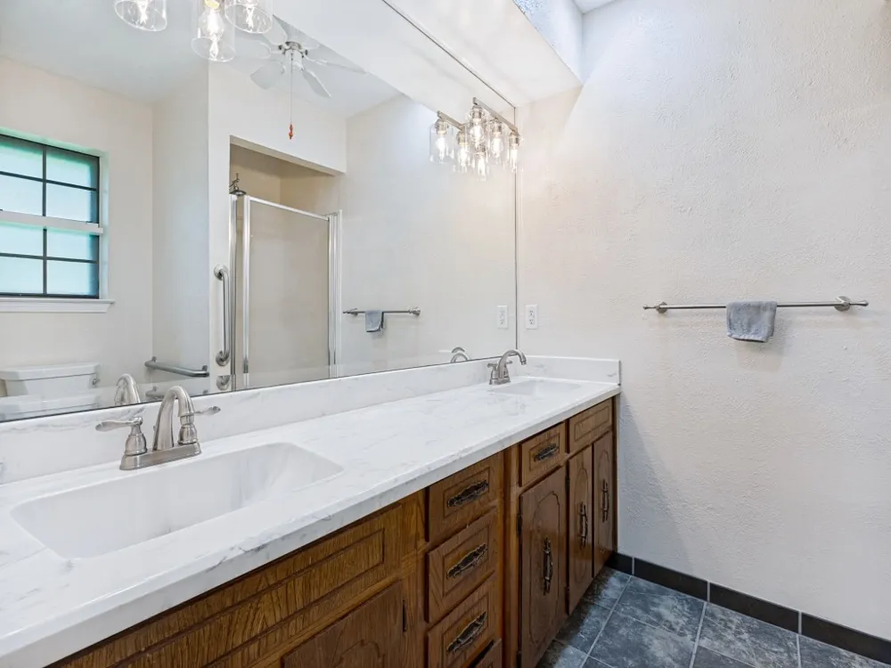 1620 Post Oak Drive Bedford, TX 76021
