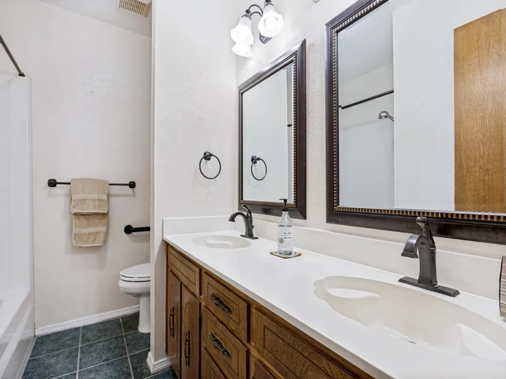 1620 Post Oak Drive Bedford, TX 76021