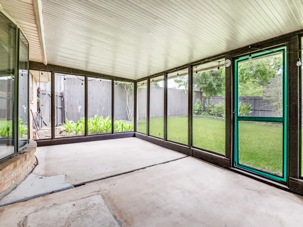 1620 Post Oak Drive Bedford, TX 76021