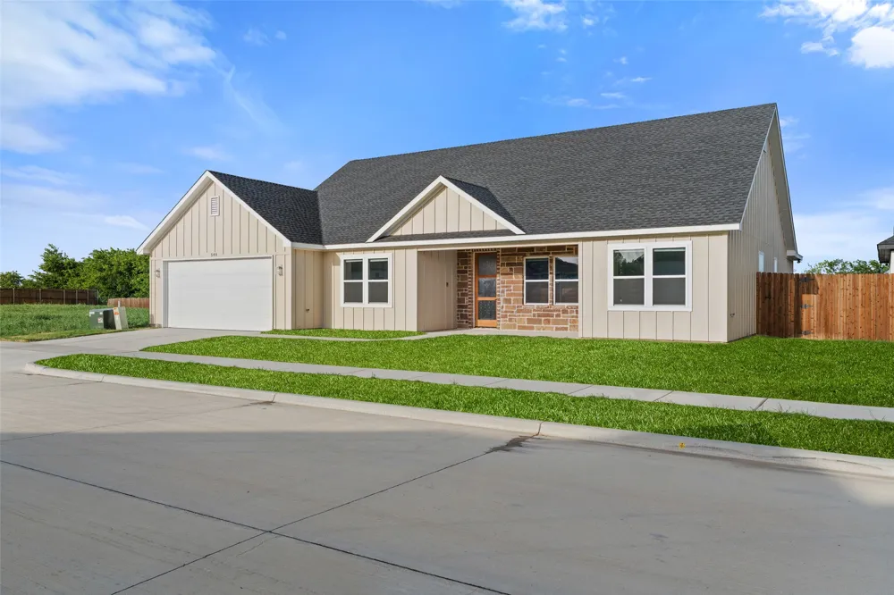 548 Highview Court Godley, TX 76044