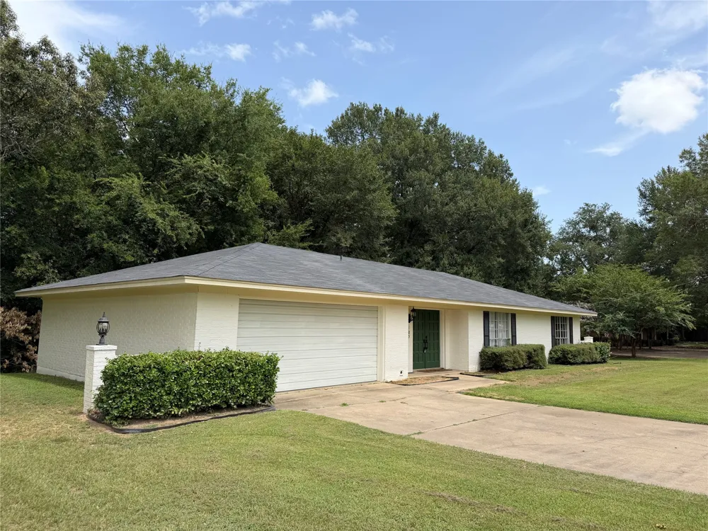 105 Kent Drive Pittsburg, TX 75686