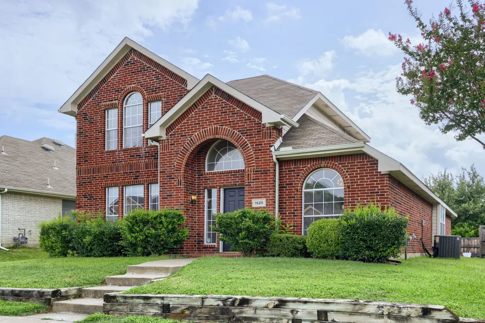 1626 Arbor Creek Drive Garland, TX 75040