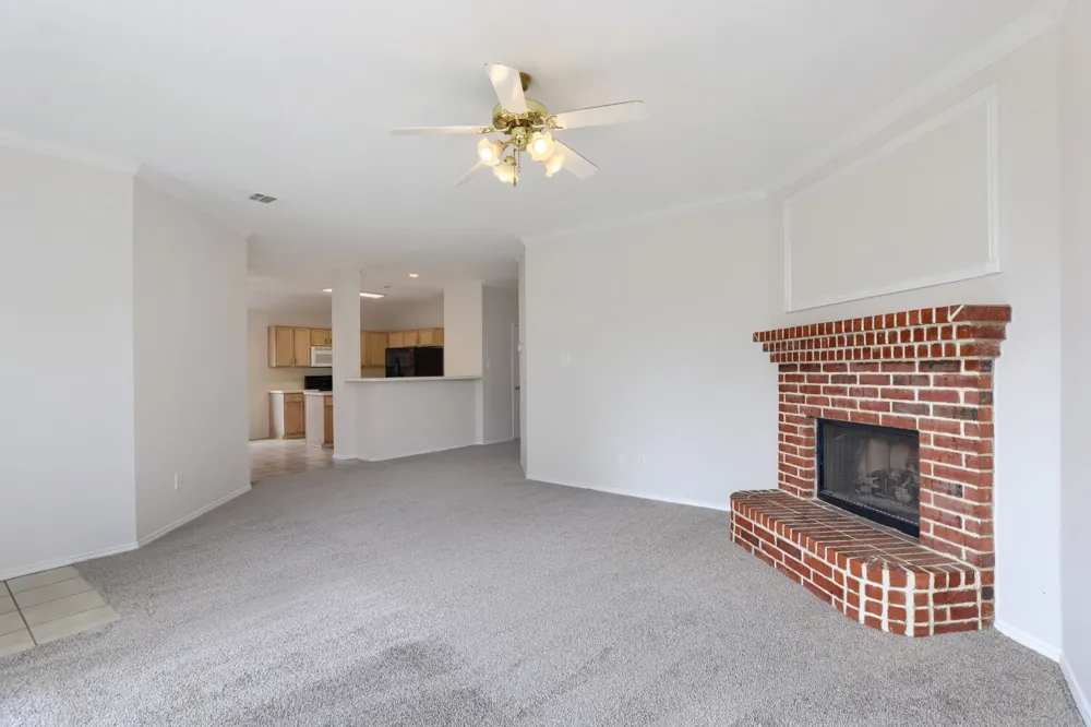 1626 Arbor Creek Drive Garland, TX 75040