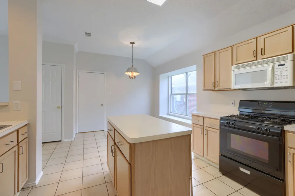 1626 Arbor Creek Drive Garland, TX 75040