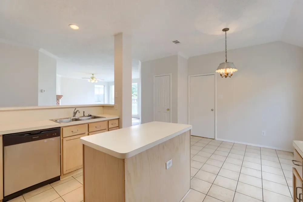 1626 Arbor Creek Drive Garland, TX 75040