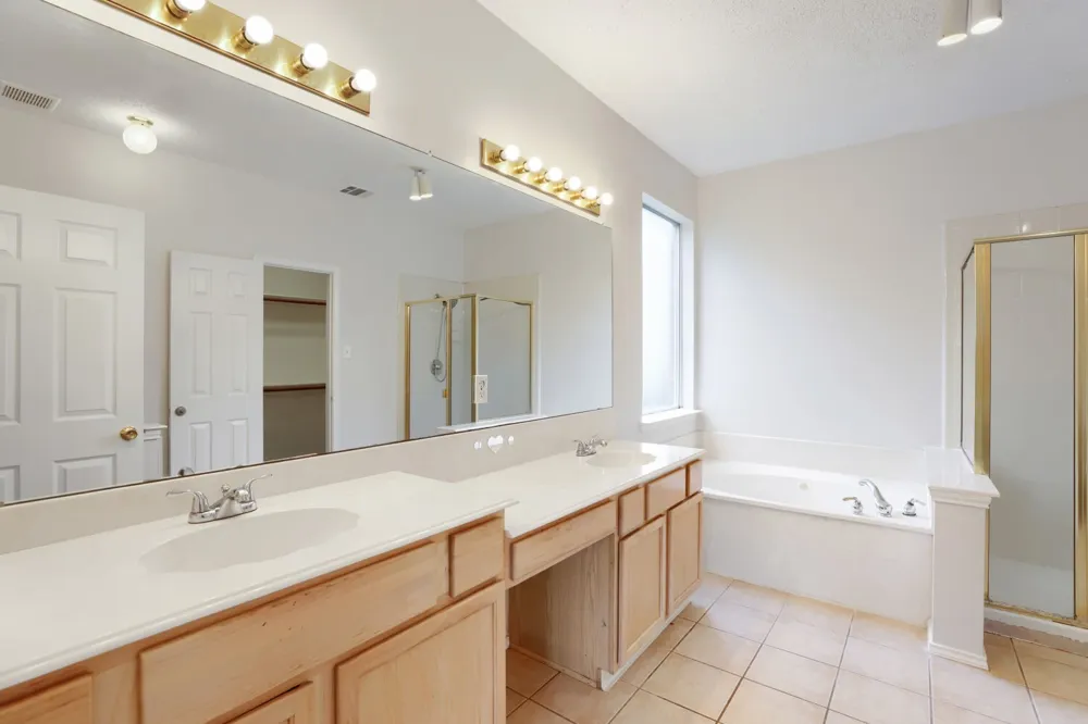 1626 Arbor Creek Drive Garland, TX 75040