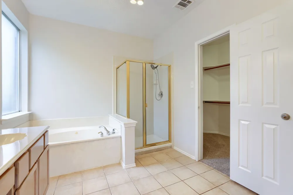 1626 Arbor Creek Drive Garland, TX 75040