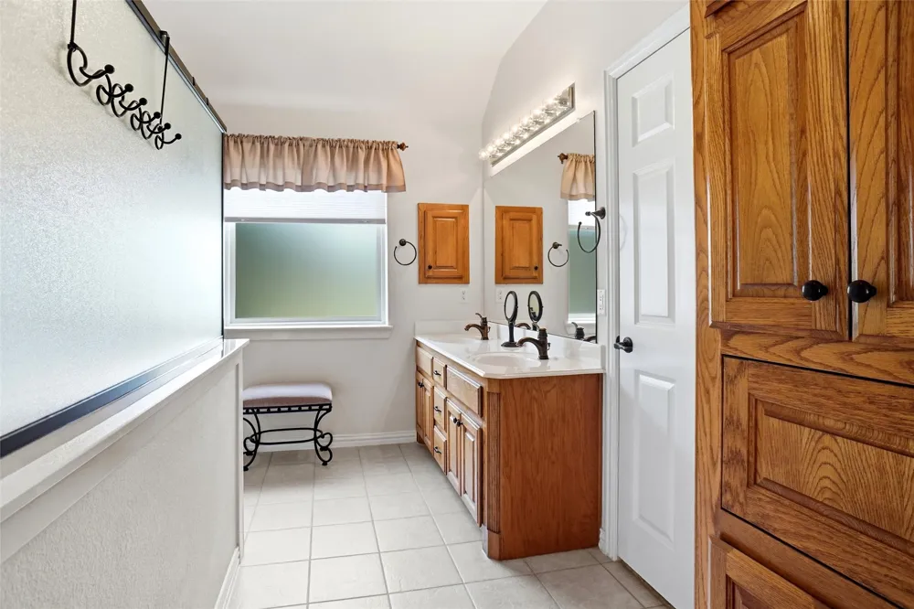 114 Bolivar Drive Weatherford, TX 76085