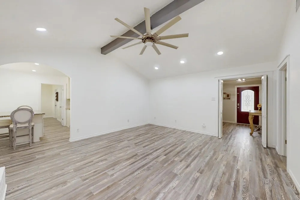 1817 Laura Lane College Station, TX 77840