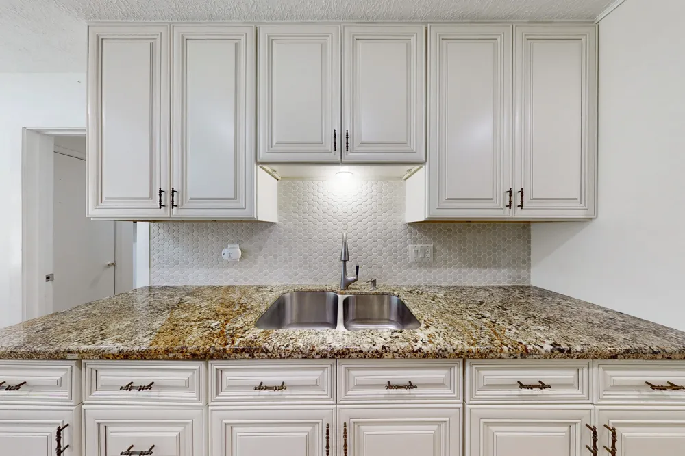 1817 Laura Lane College Station, TX 77840