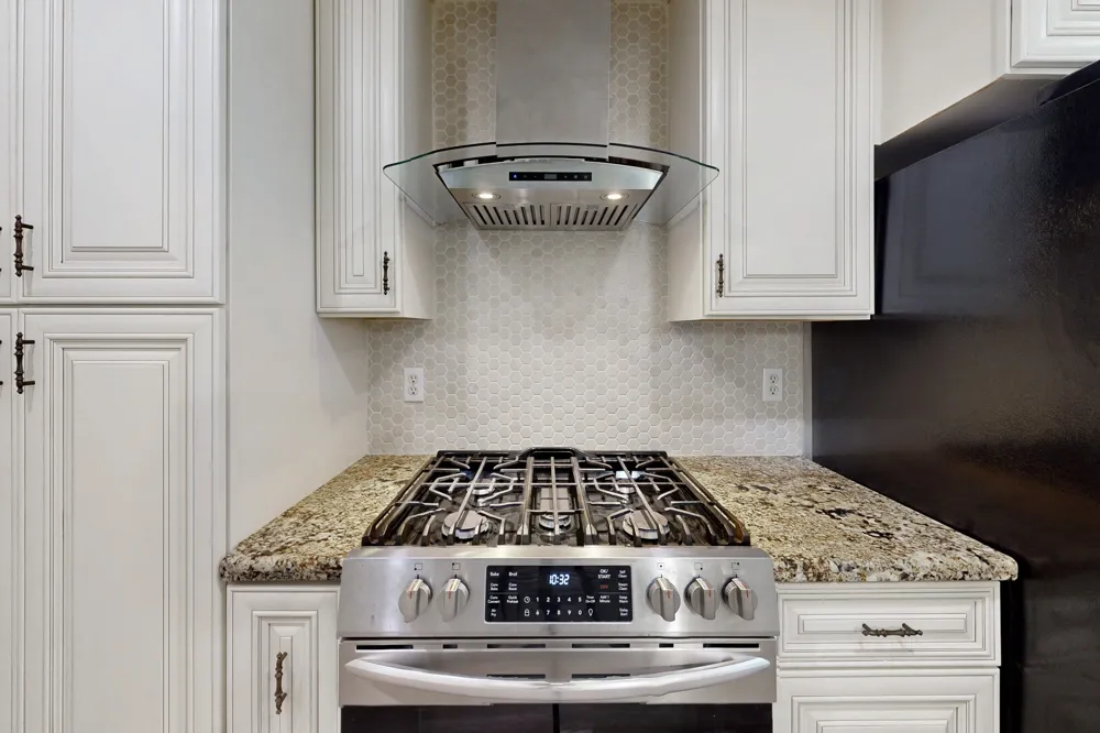 1817 Laura Lane College Station, TX 77840