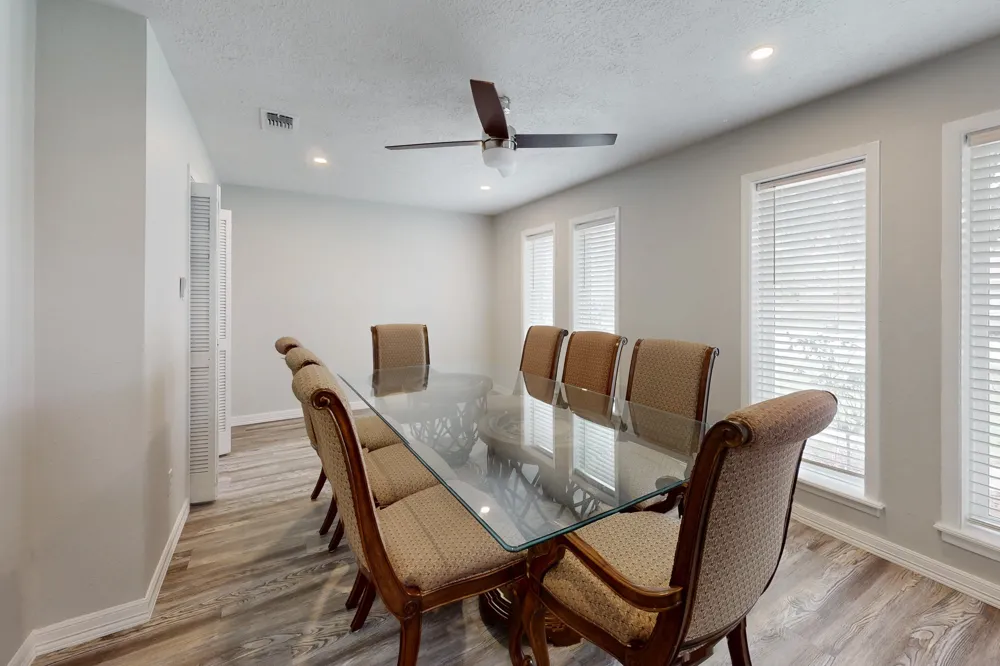 1817 Laura Lane College Station, TX 77840