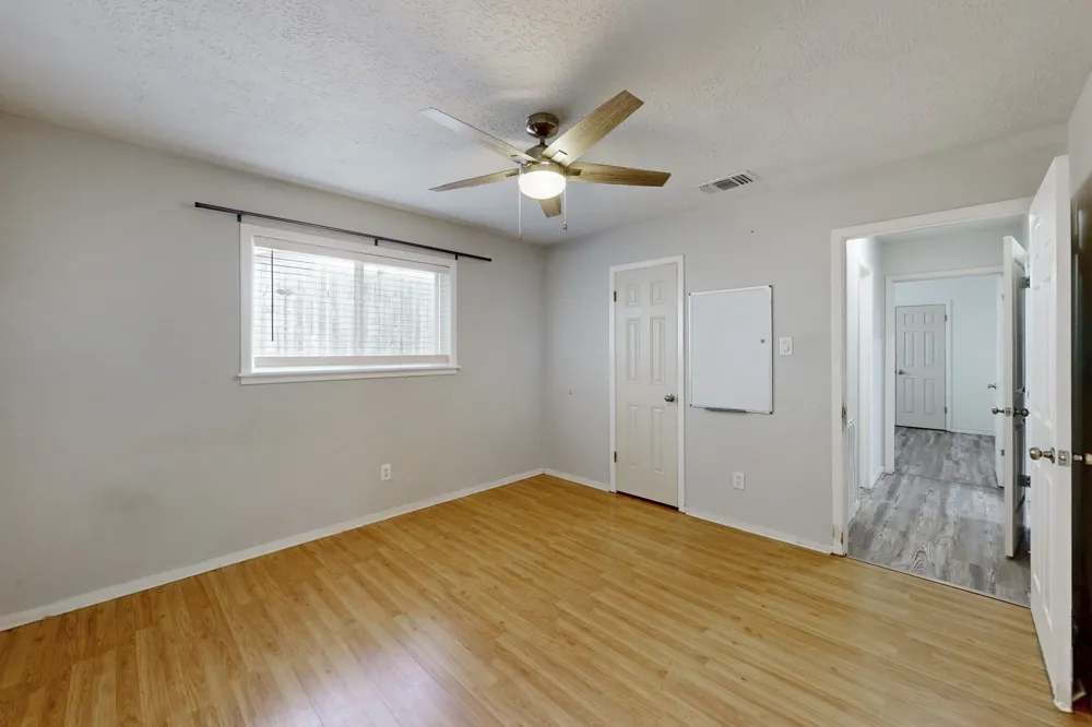 1817 Laura Lane College Station, TX 77840