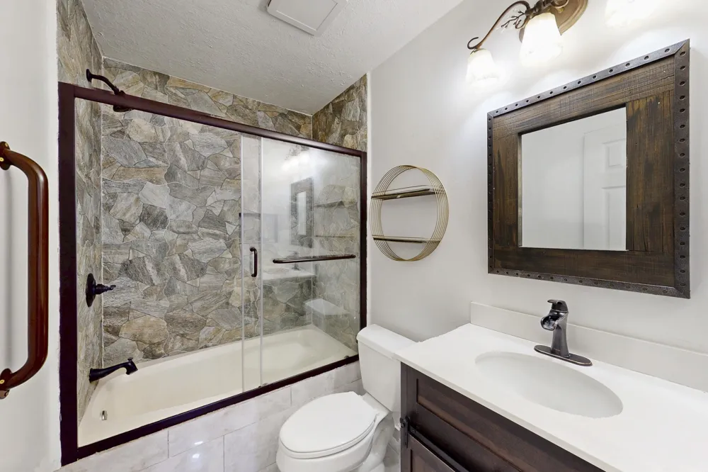1817 Laura Lane College Station, TX 77840
