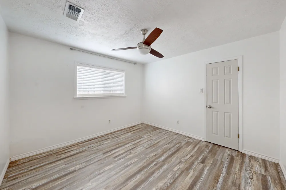 1817 Laura Lane College Station, TX 77840