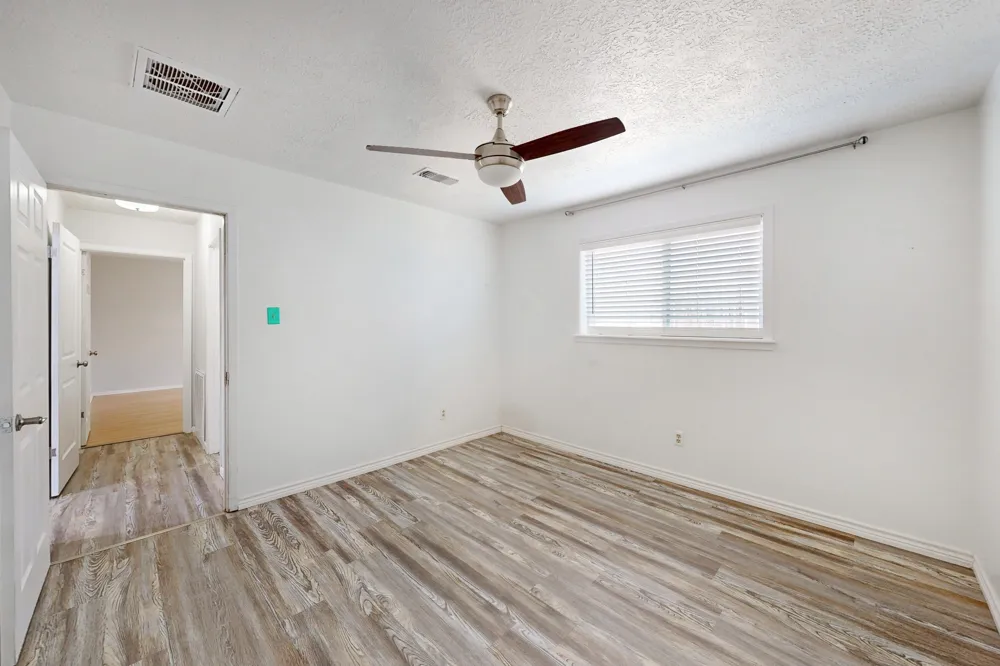 1817 Laura Lane College Station, TX 77840