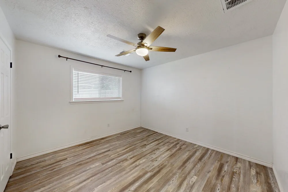 1817 Laura Lane College Station, TX 77840