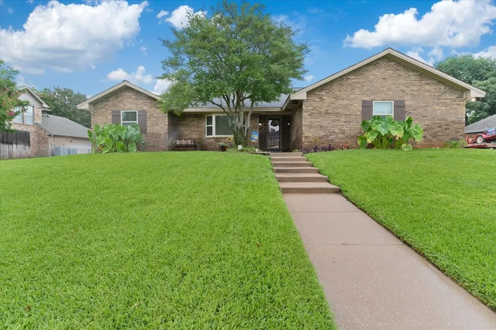 20 Timberline Drive Trophy Club, TX 76262