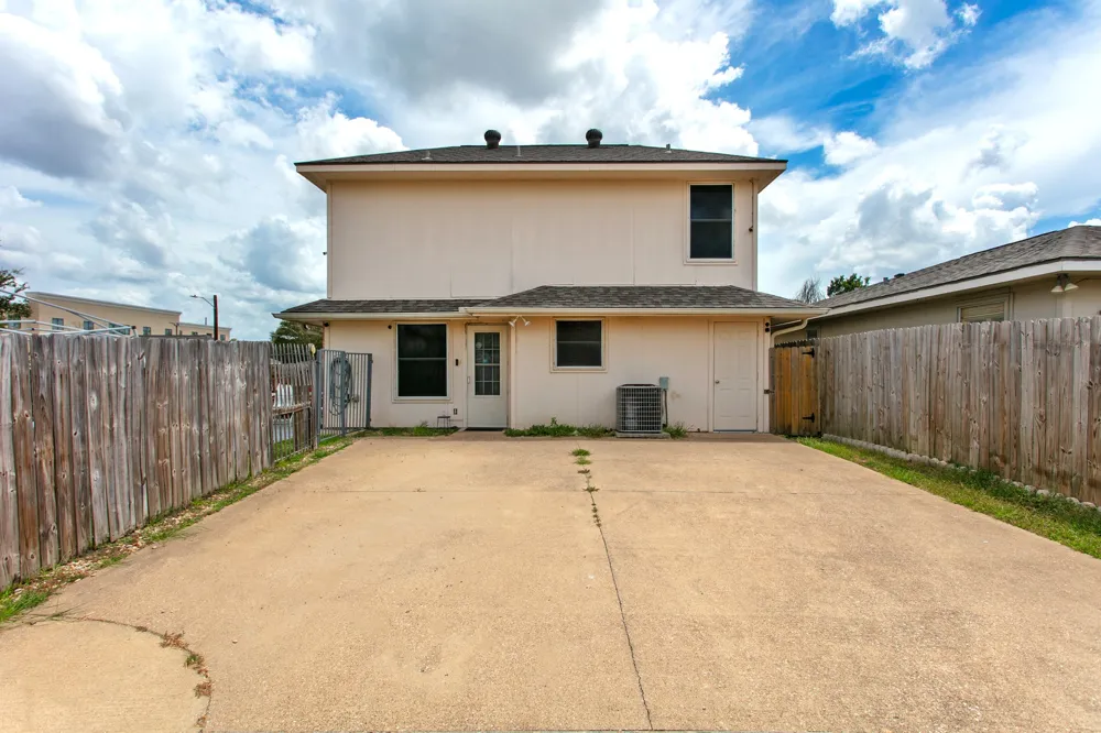 2600 Symphony Park Drive Bryan, TX 77802