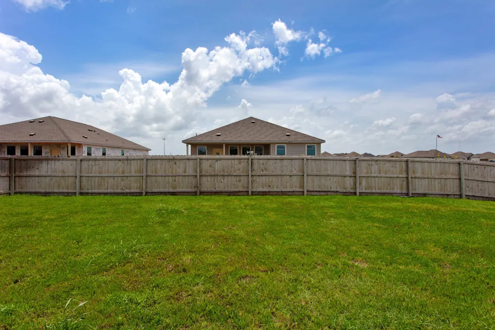 100 Turnrow Cove Snook, TX 77878
