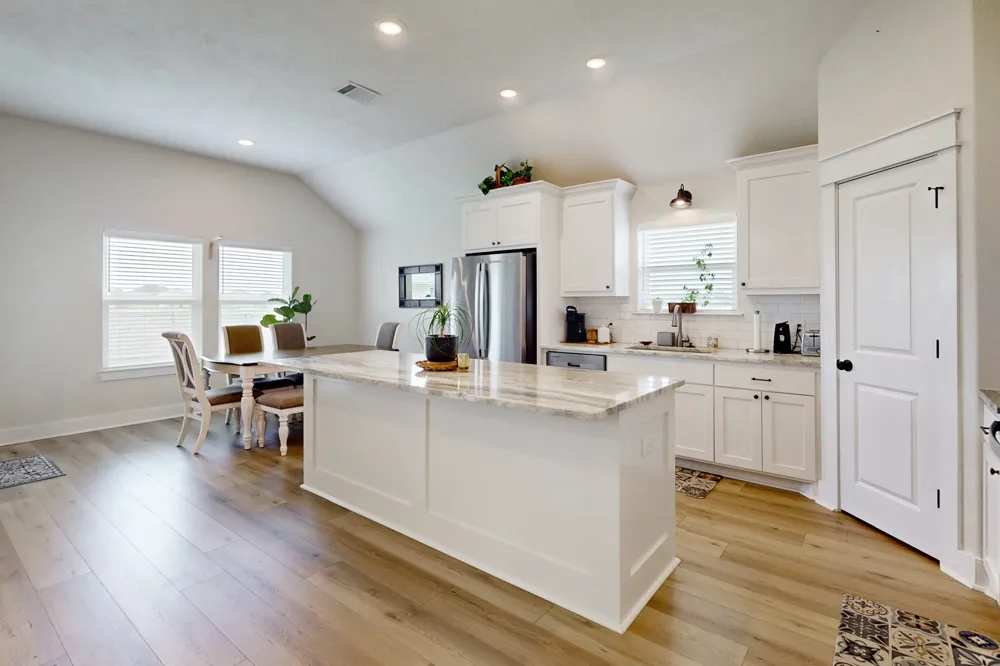 100 Turnrow Cove Snook, TX 77878