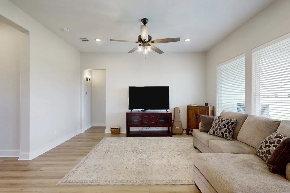100 Turnrow Cove Snook, TX 77878