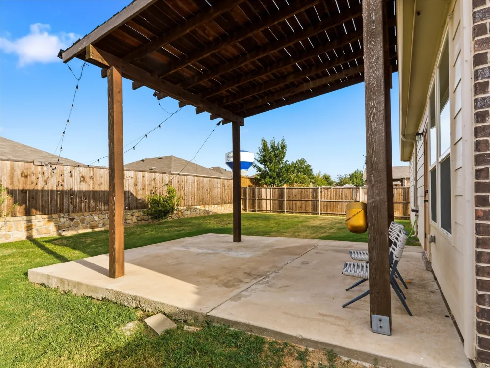 2804 Brisco Way Aubrey, TX 76227