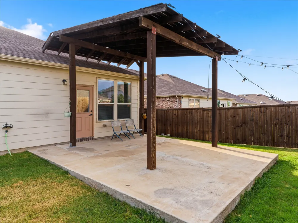 2804 Brisco Way Aubrey, TX 76227
