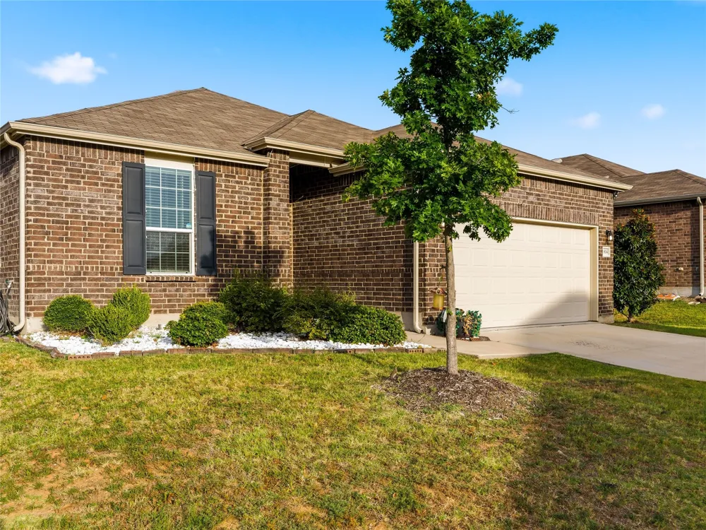2804 Brisco Way Aubrey, TX 76227