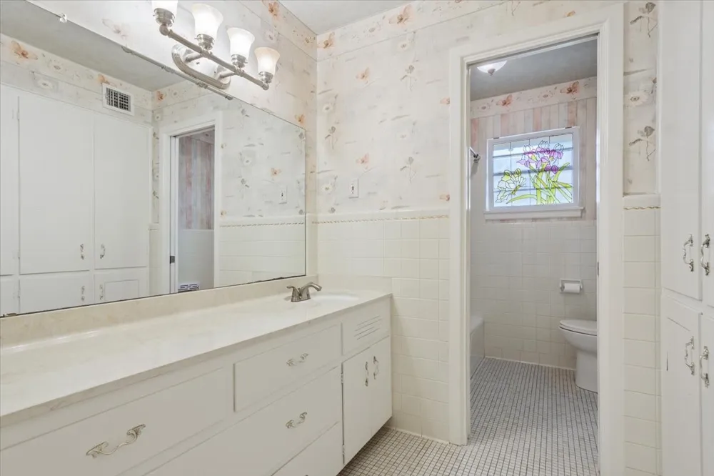 204 Marable Street West, TX 76691
