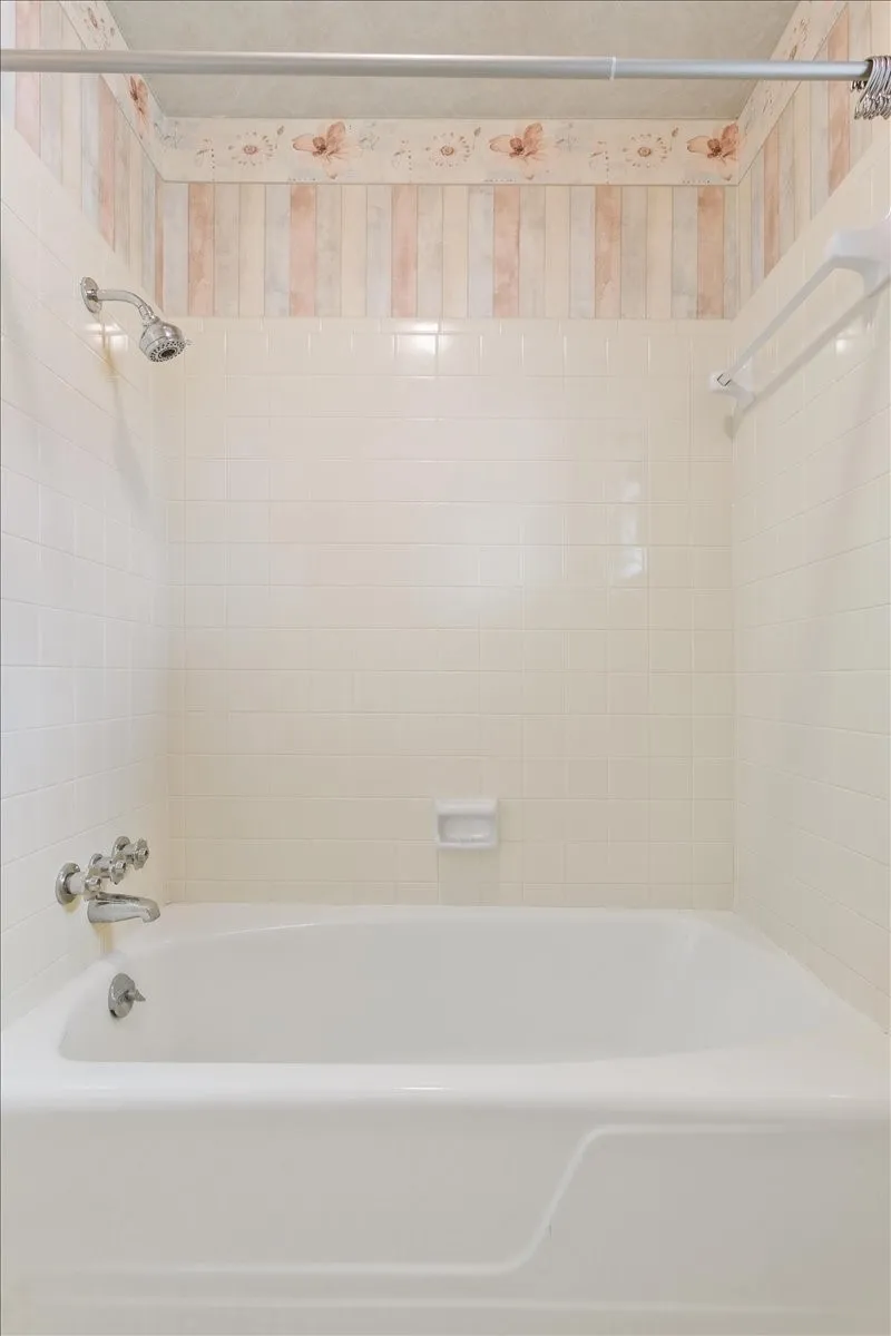 204 Marable Street West, TX 76691